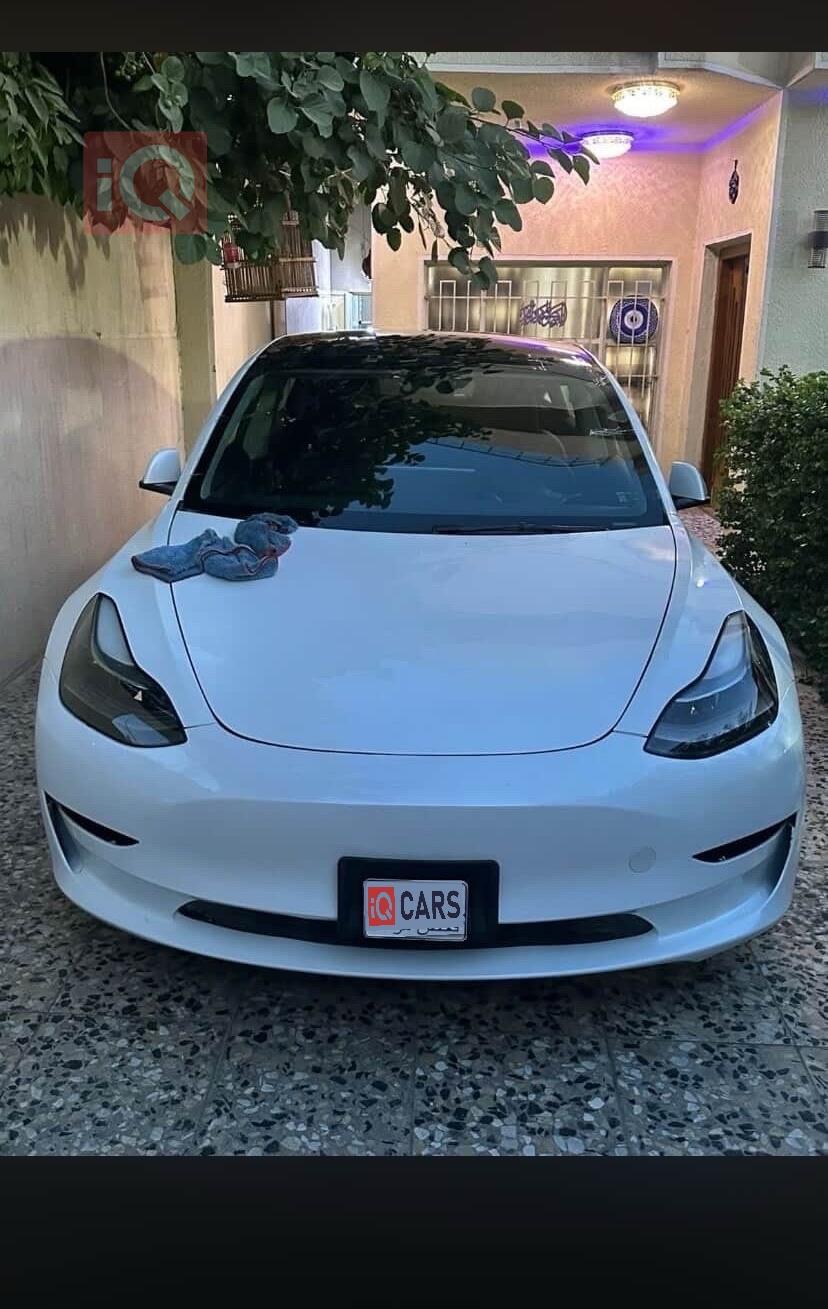 تسلا موديل 3